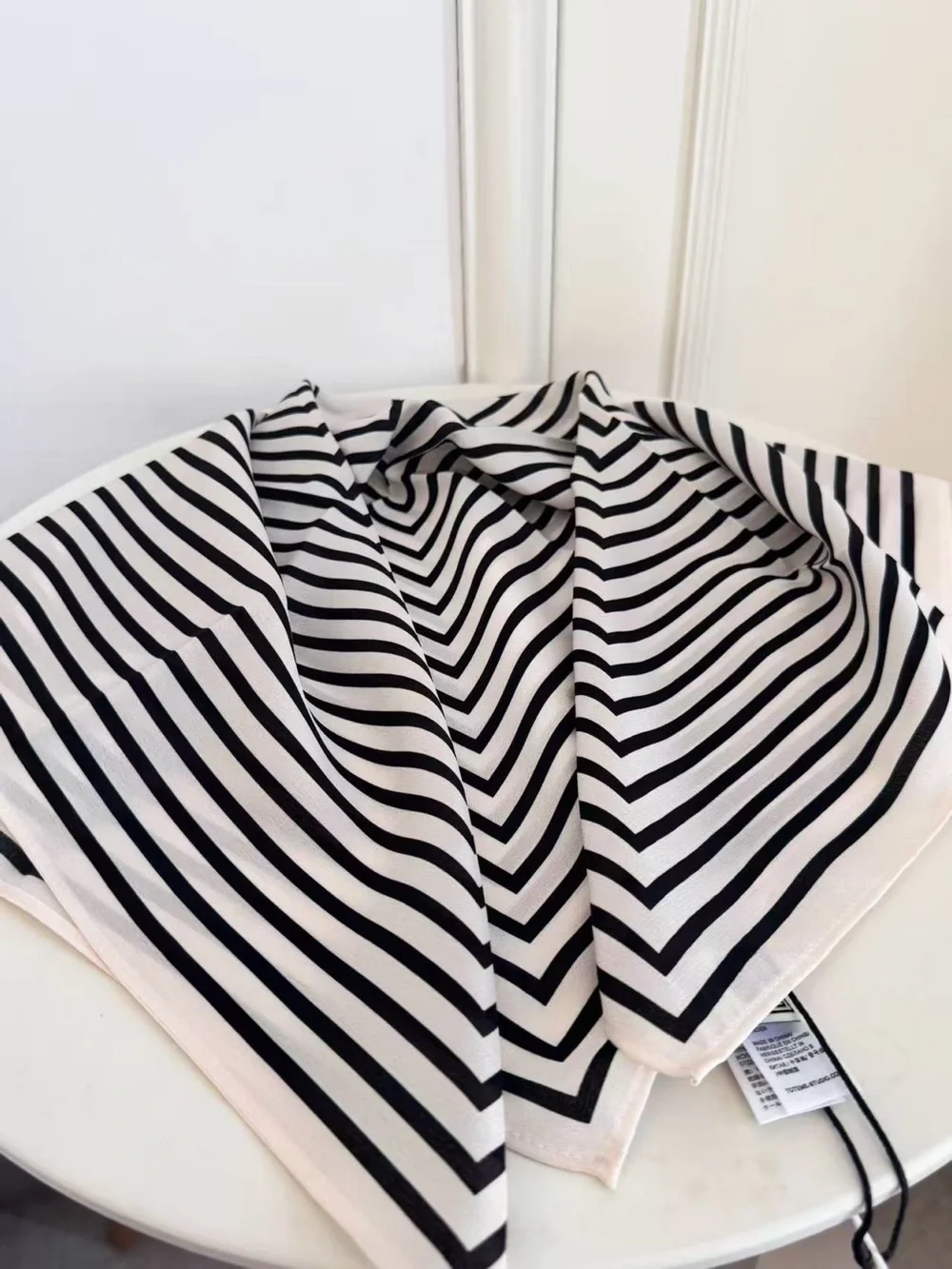 Toteme modern silk